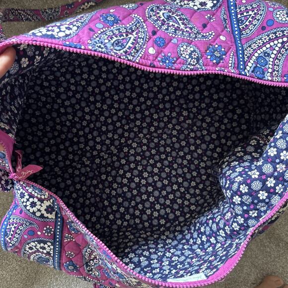Vera Bradley Duffle Weekender Bag Boysenberry Paisley Retired Pattern 2011 22x12 - Picture 5 of 6